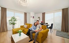 Central, Bloc nou cu parcare Gratuita Emma accommodation in Monarh Tower